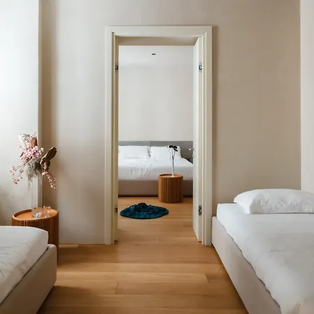 The Spanish Campo De' Fiori Couette-café 3*
