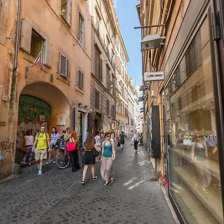 The Spanish Campo De' Fiori Couette-café 3*