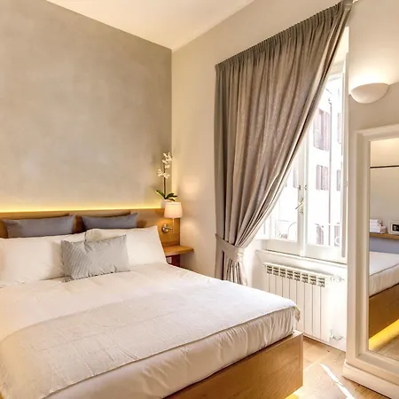 The Spanish Campo De' Fiori Couette-café 3*